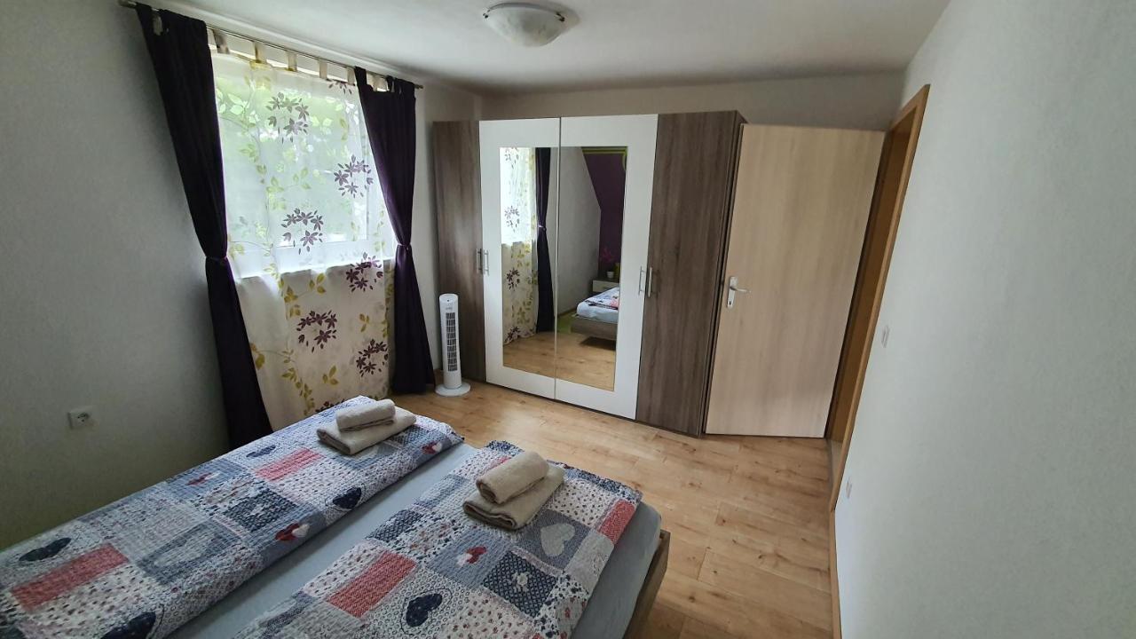 Apartment Tijana Nomenj Exteriör bild