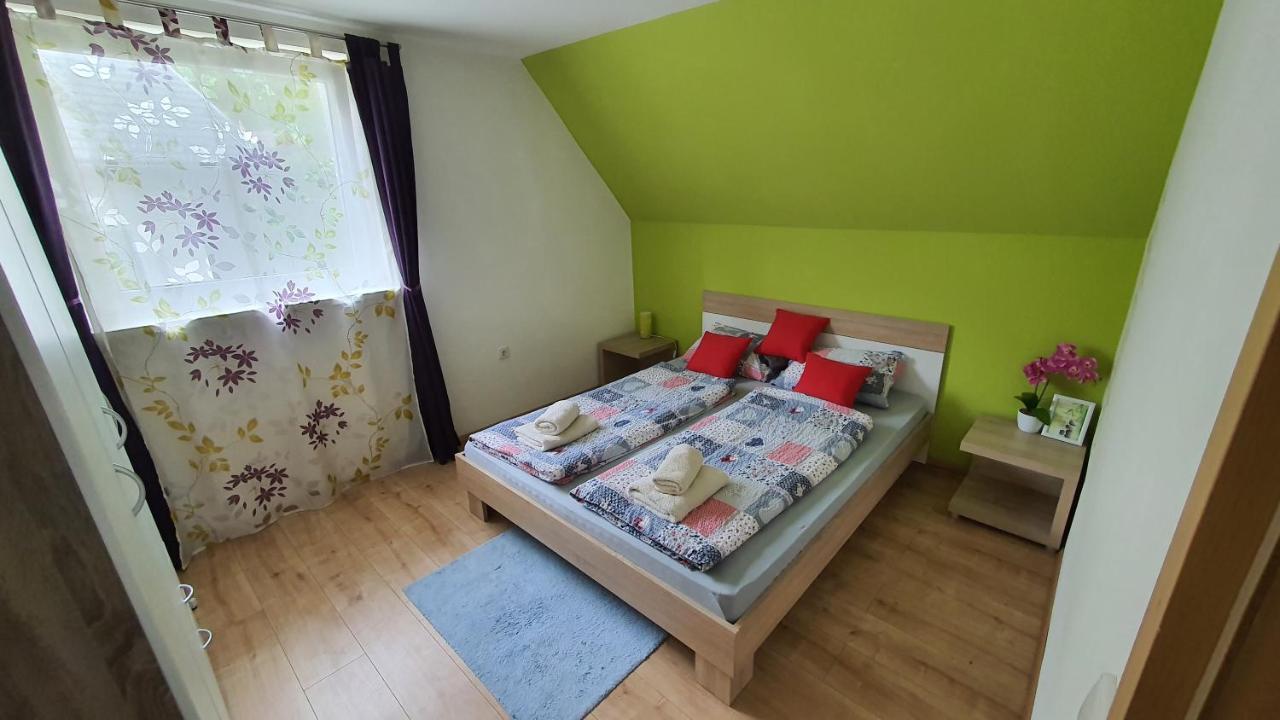 Apartment Tijana Nomenj Exteriör bild