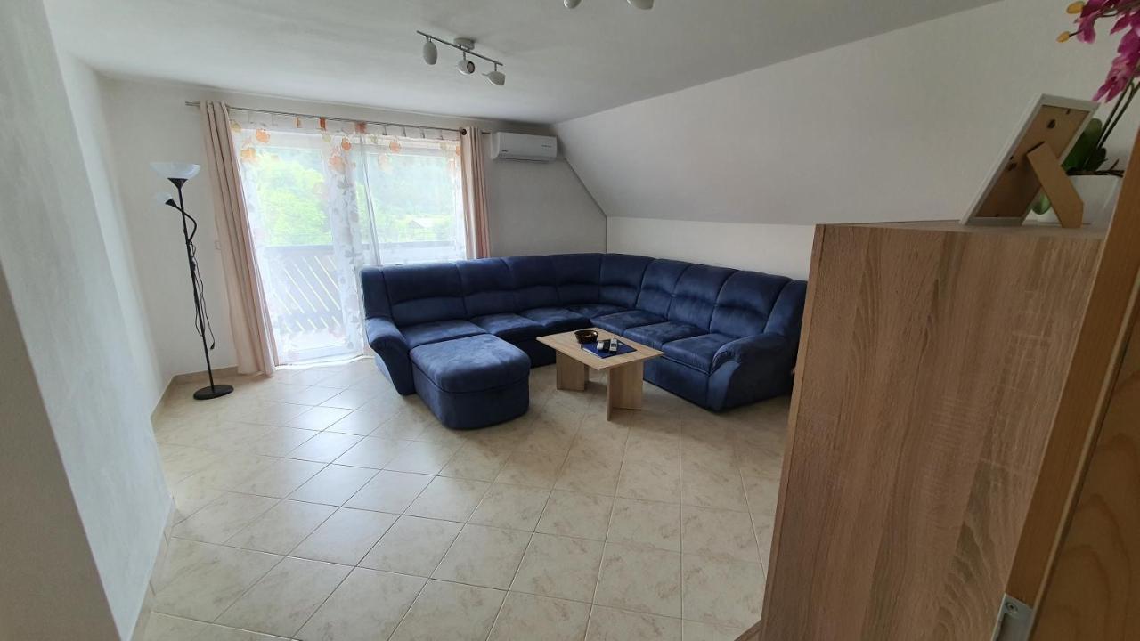 Apartment Tijana Nomenj Exteriör bild