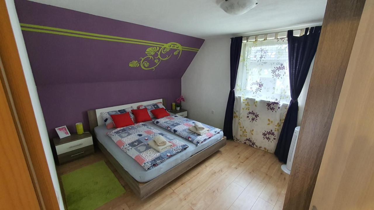 Apartment Tijana Nomenj Exteriör bild