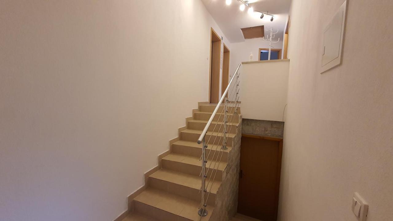 Apartment Tijana Nomenj Exteriör bild